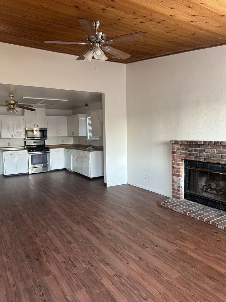 1708 E Beech Ave - Photo 2 of 10