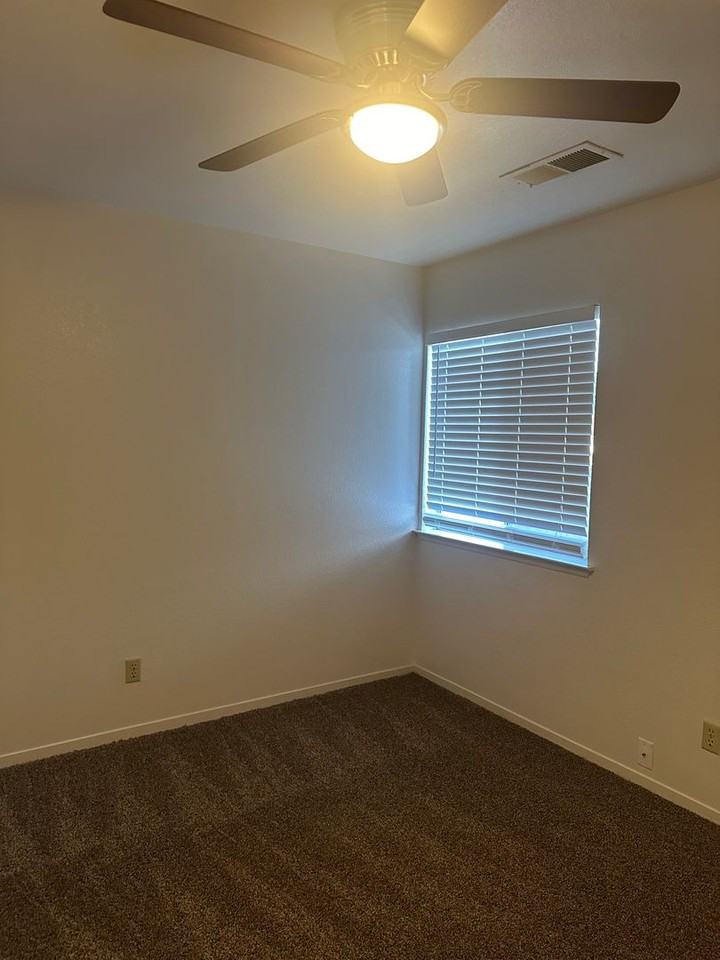 1708 E Beech Ave - Photo 6 of 10