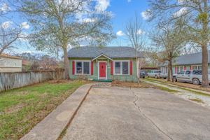 featured image of 304 N Haswell Dr