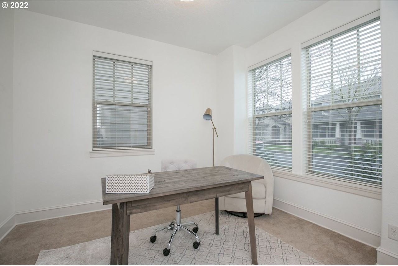 17335 Sw Montague Way - Photo 6 of 27