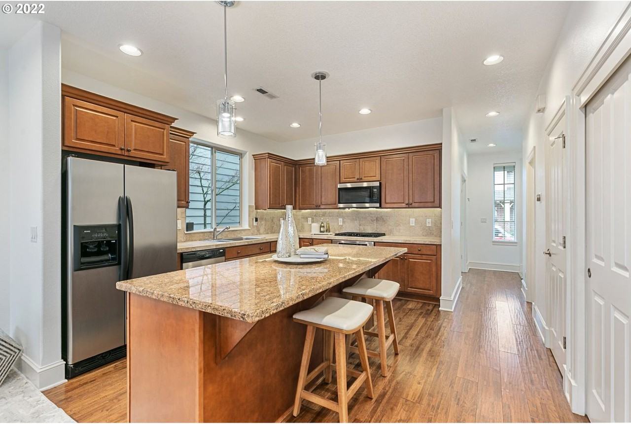 17335 Sw Montague Way - Photo 2 of 27