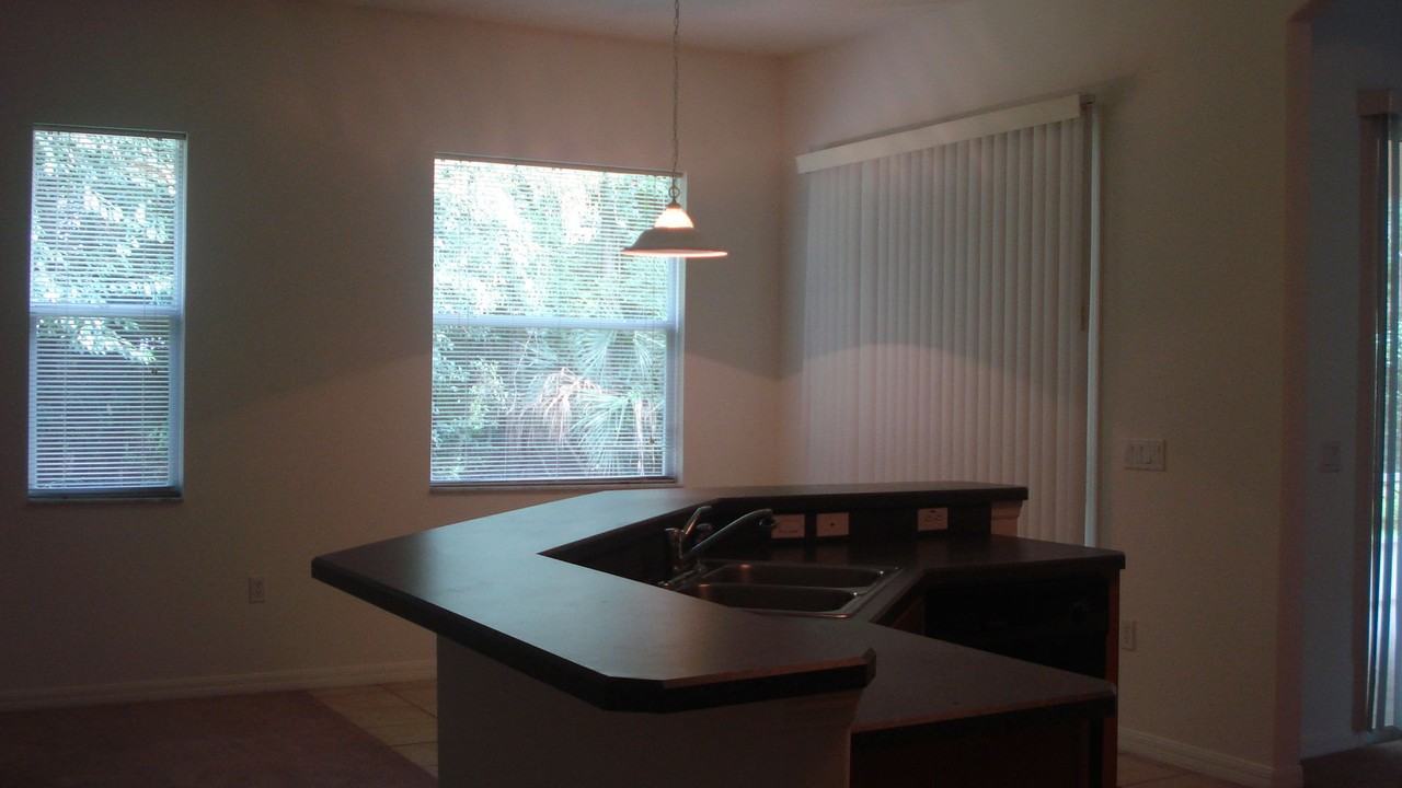 67 Parkway Dr - Photo 2 of 20