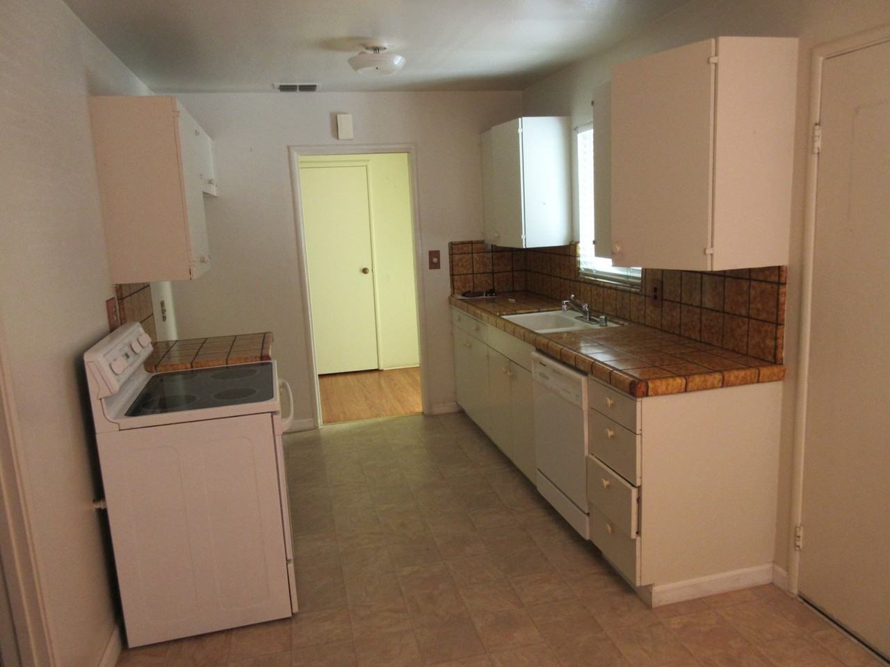 5233 Calistoga Way - Photo 5 of 9