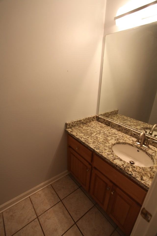 718 N Gay St #B - Photo 6 of 12