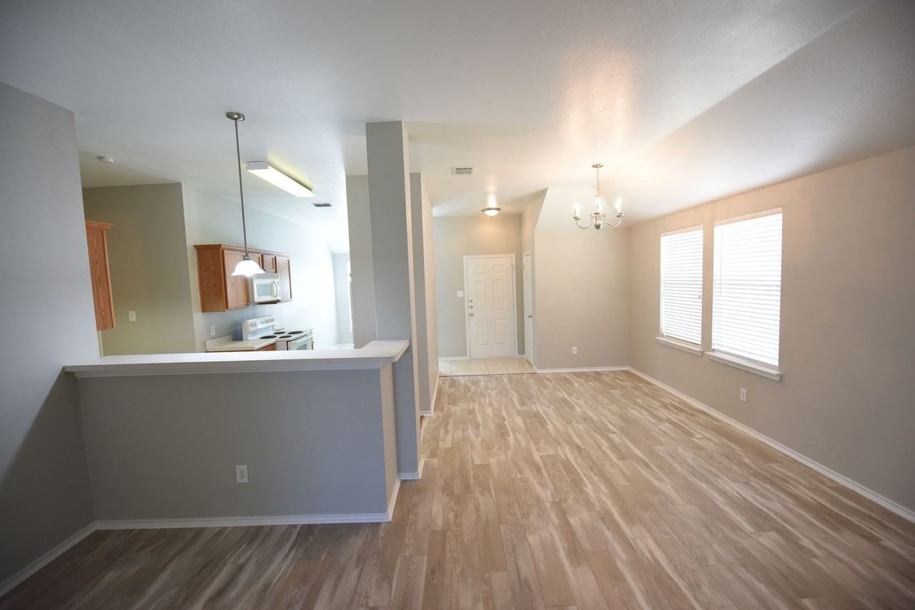 421 Stanley Falls Dr - Photo 5 of 29