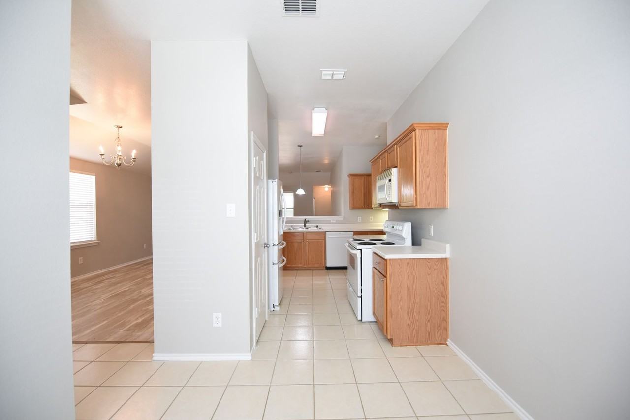 421 Stanley Falls Dr - Photo 6 of 29