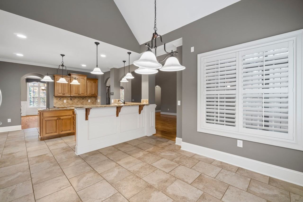 137 Northington Woods Dr - Photo 3 of 42