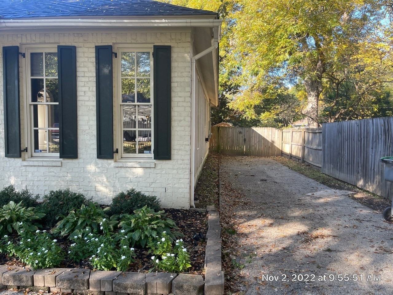 581 Alexander St - Photo 2 of 19