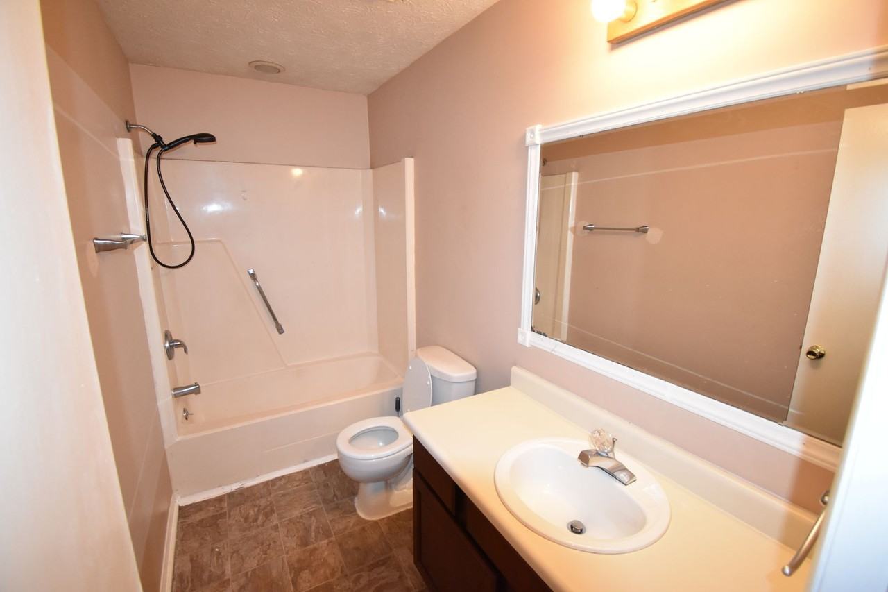 957 Kennesaw Dr - Photo 5 of 19