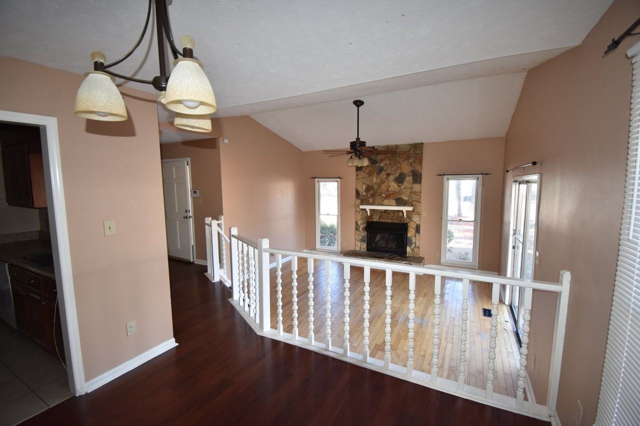 957 Kennesaw Dr - Photo 4 of 19