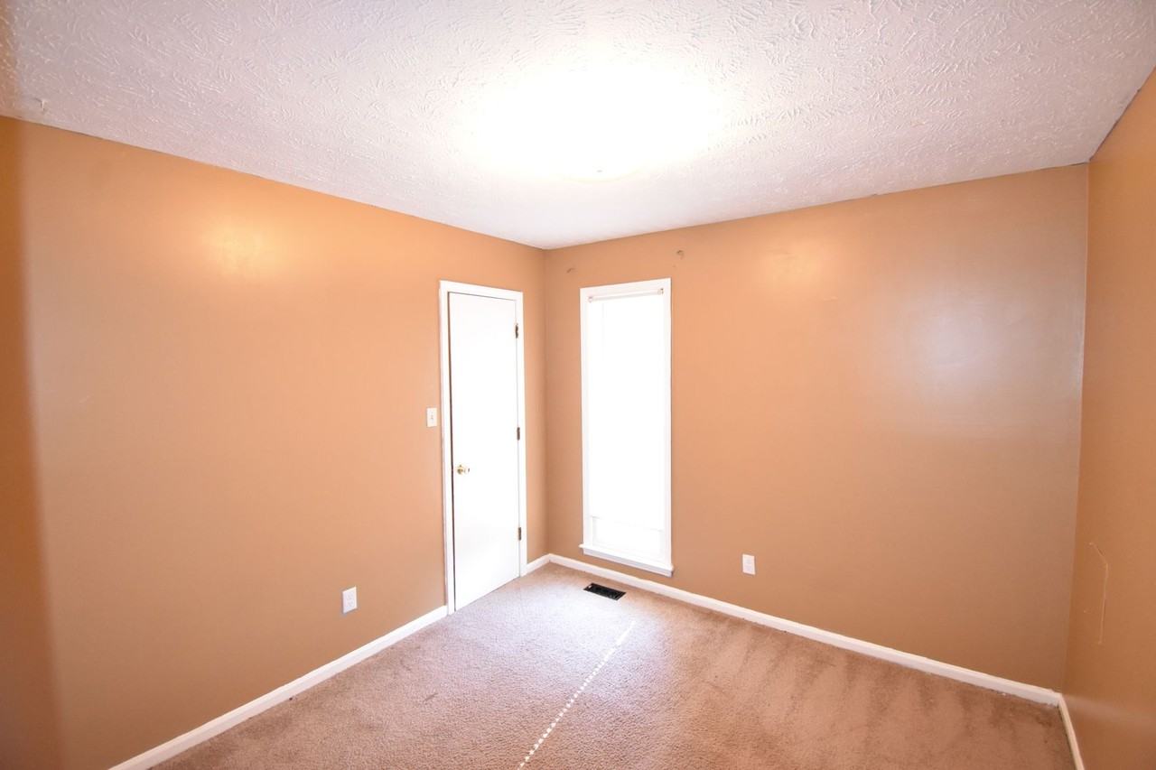 957 Kennesaw Dr - Photo 6 of 19