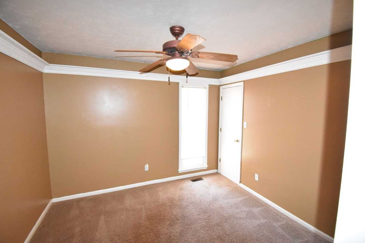 957 Kennesaw Dr - Photo 6 of 19