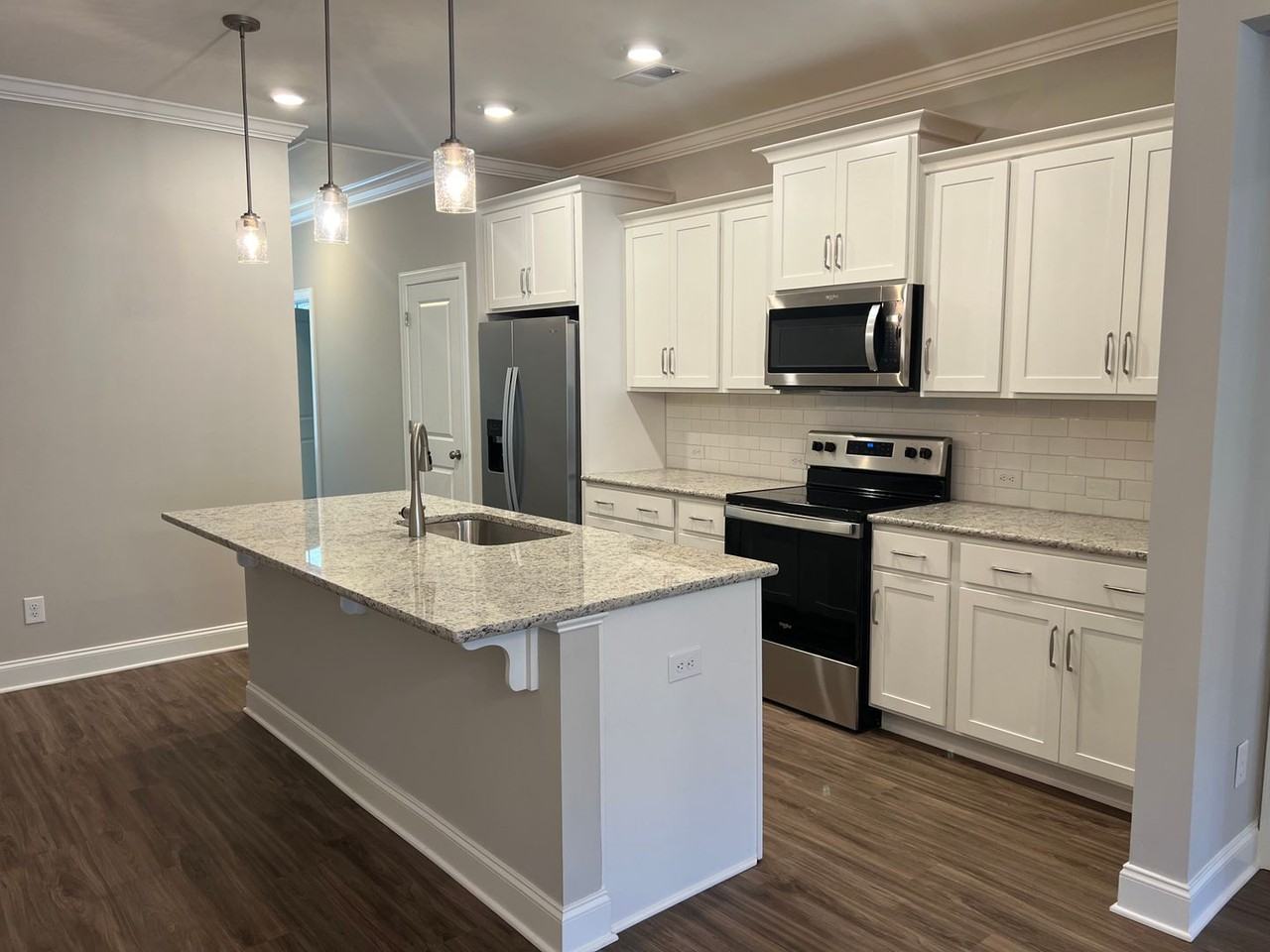 344 Bleecker St S - Photo 6 of 38