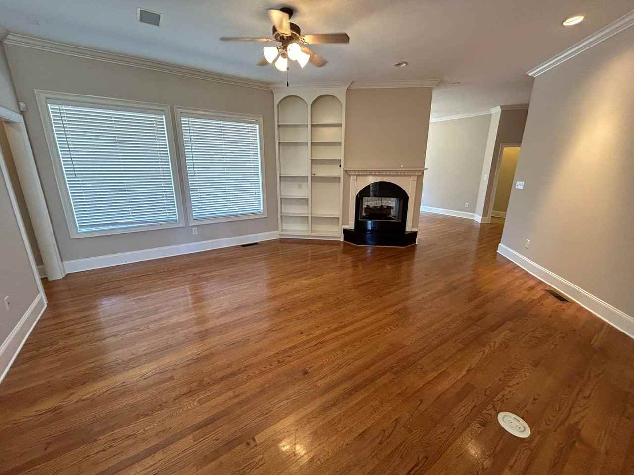 216 Rollingwood Cir Nw - Photo 4 of 49