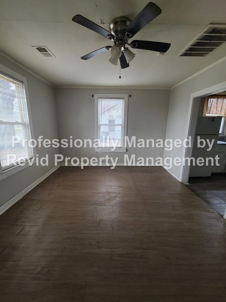 3068 Harvester Ln E - Photo 5 of 14