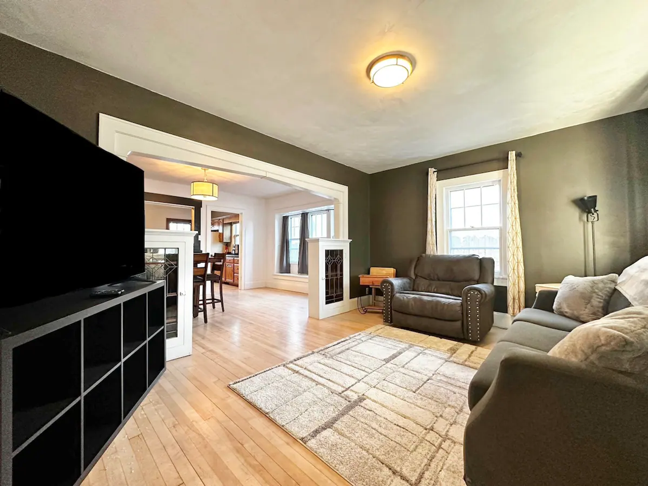 312 N Ashland Ave - Photo 3 of 28
