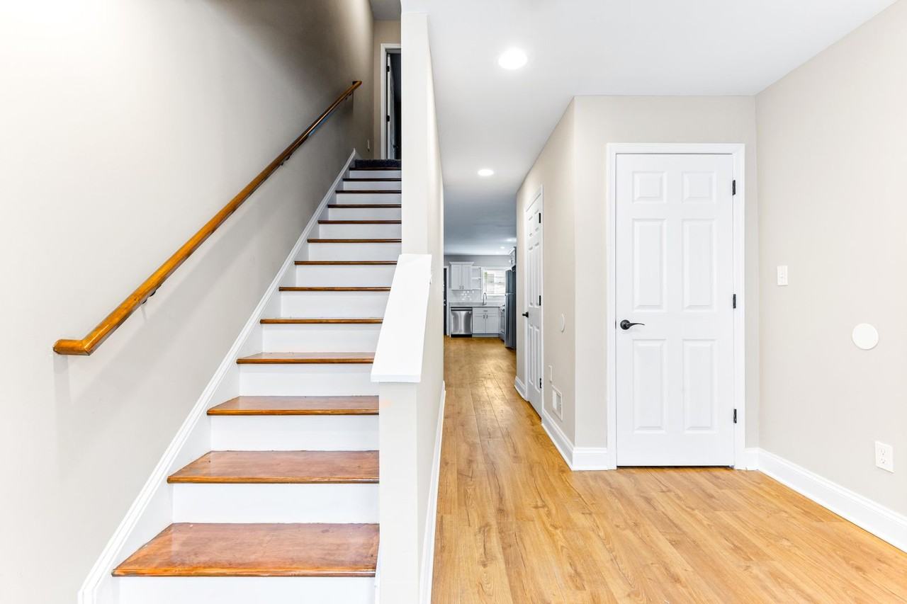 233 N Rose St - Photo 7 of 34