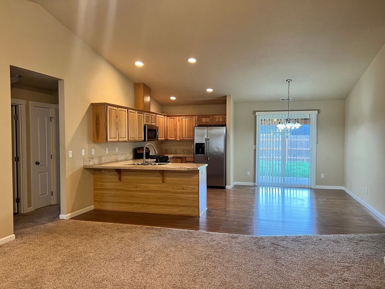 183 E Jadon Dr - Photo 3 of 10
