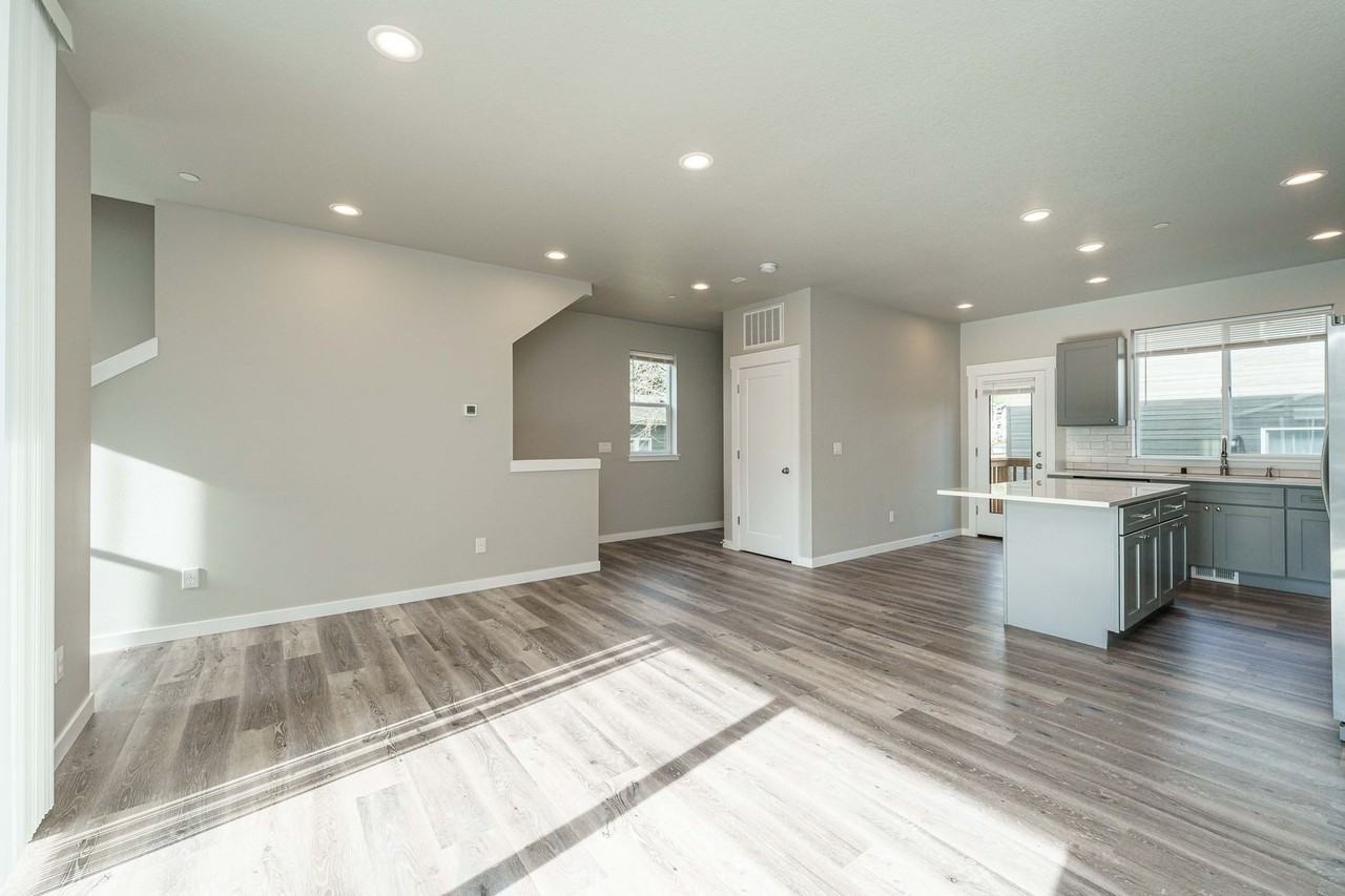 804 Nw 7th Ave - Photo 7 of 38