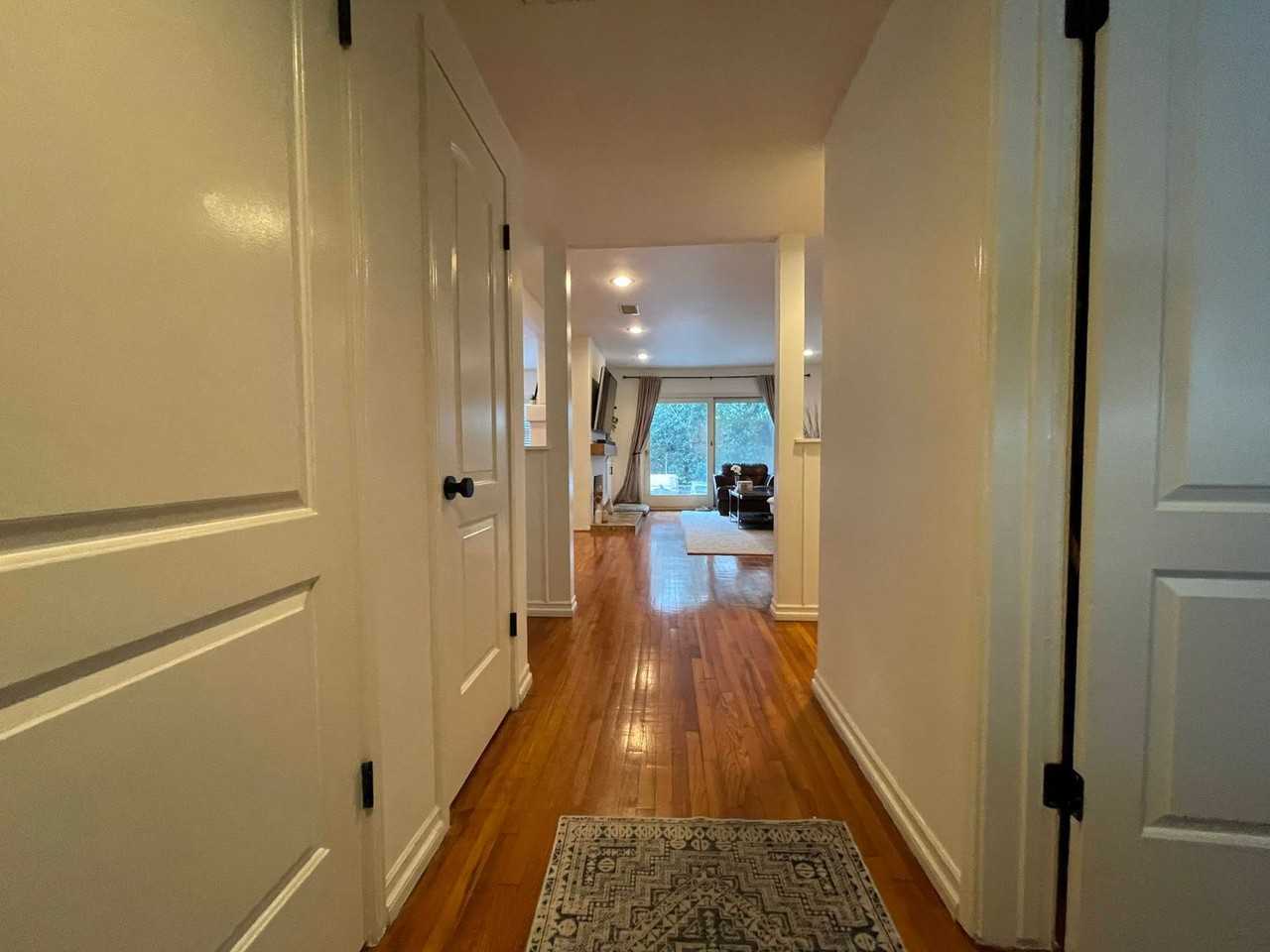 15560 Otsego St - Photo 5 of 29