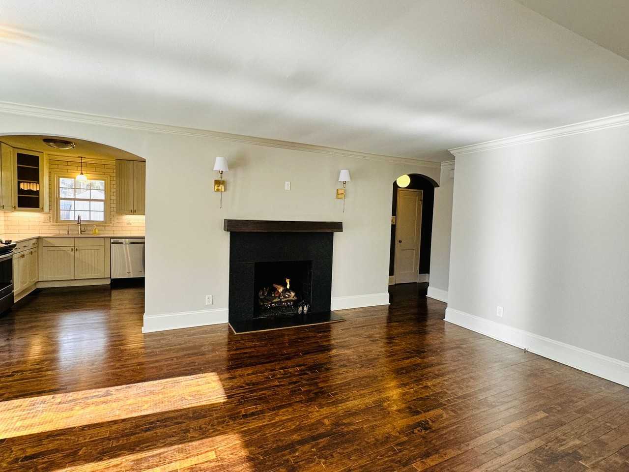 4628 General Pershing Dr - Photo 3 of 24