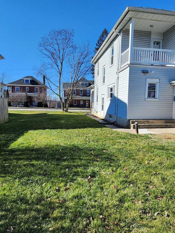 2401 S Queen St - Photo 3 of 23