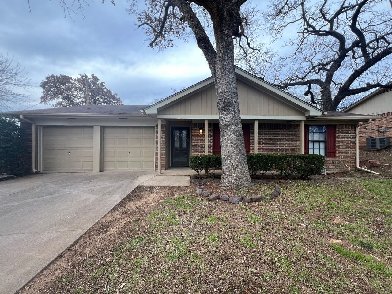 7621 Blue Carriage Ln - Photo 2 of 50