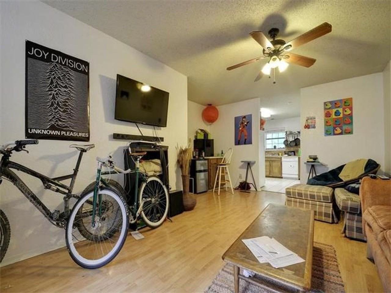 4520 Speedway - Photo 5 of 22