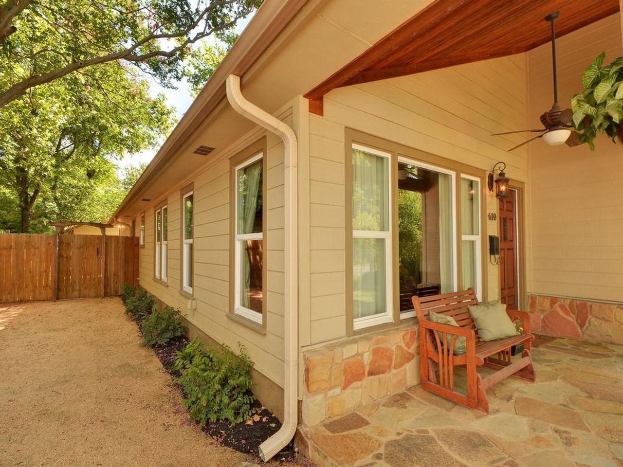 610 West North Loop Boulevard - Photo 6 of 32