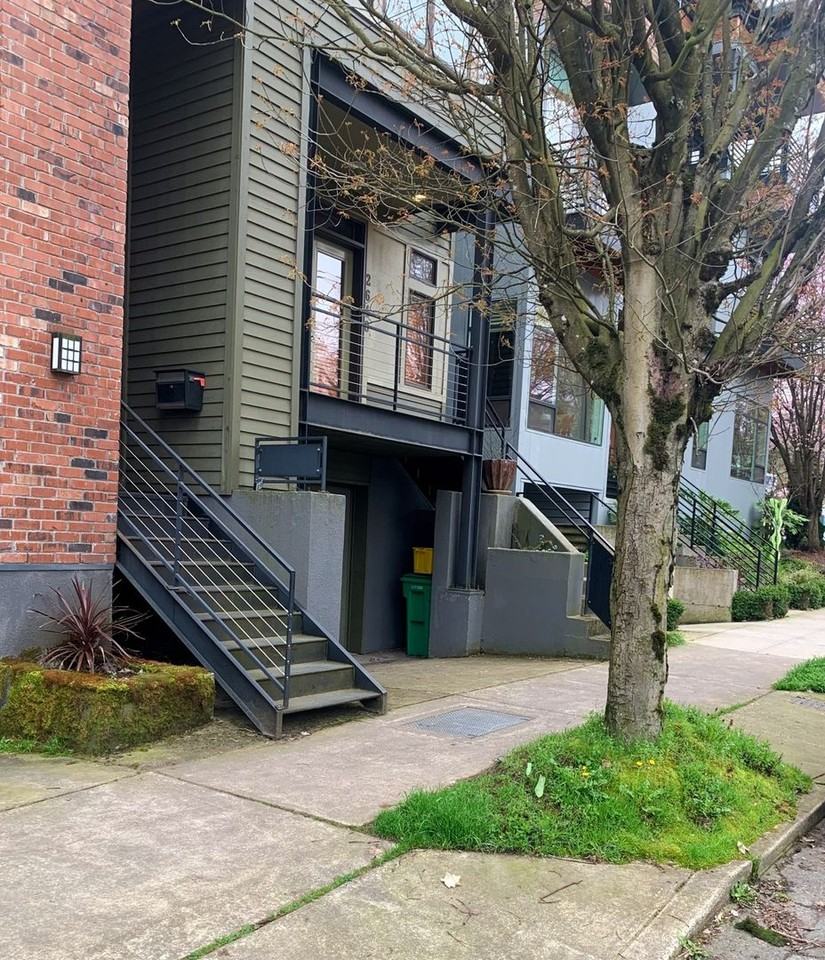 2644 Nw Thurman St - Photo 2 of 26