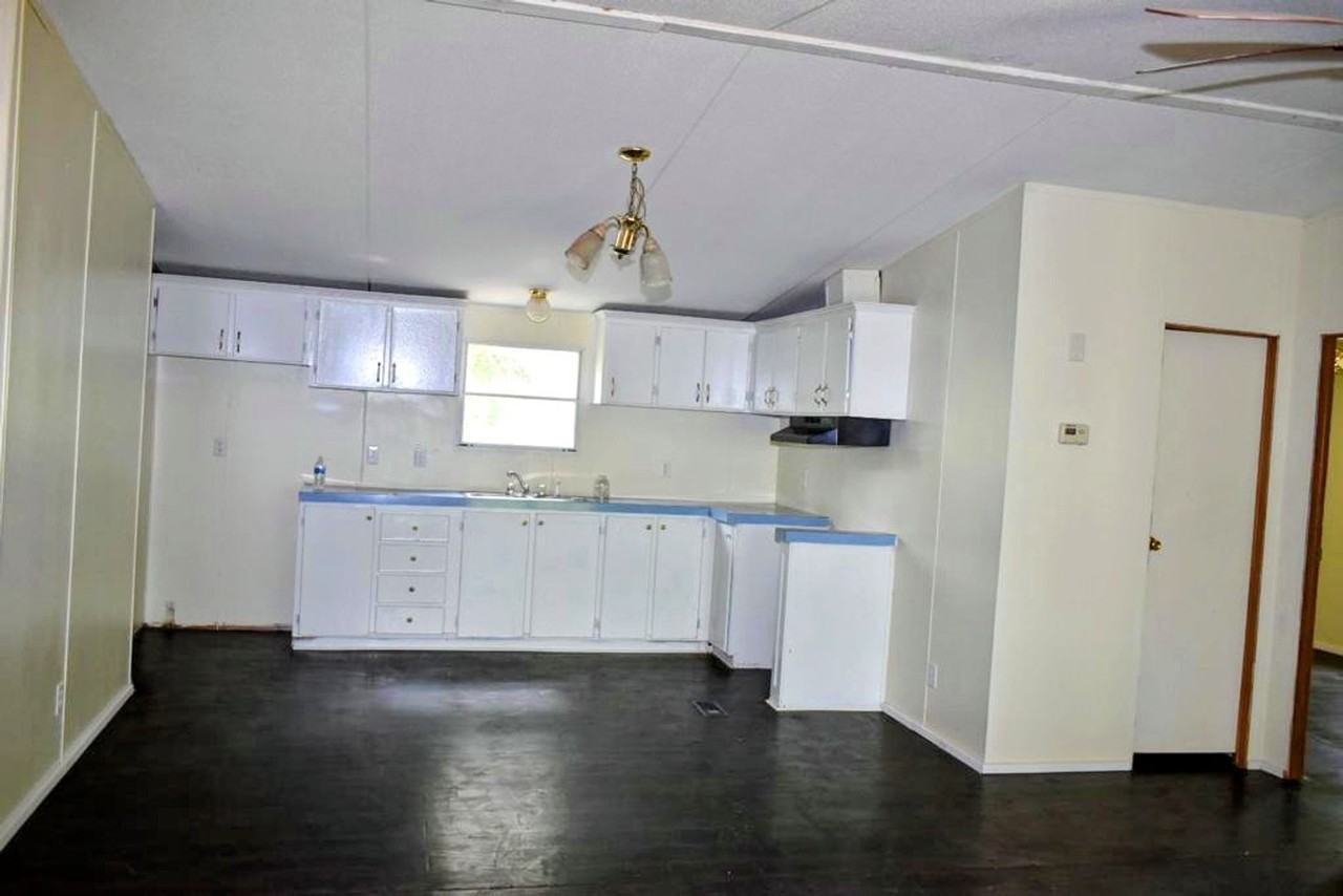 8607 Burleson Manor Rd - Photo 3 of 11