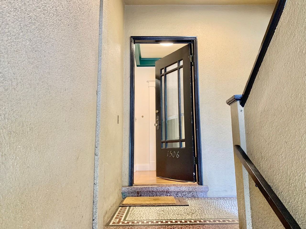 1506 Leavenworth St - Photo 2 of 21