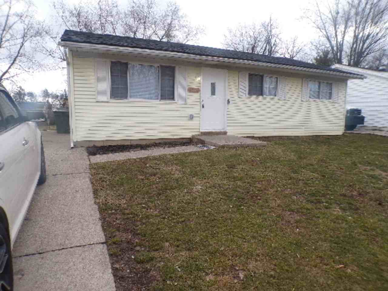 4596 Fairgrove Rd - Photo 2 of 7