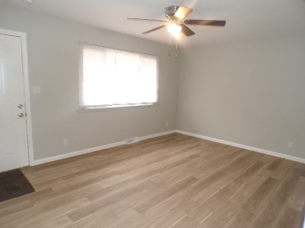 4596 Fairgrove Rd - Photo 3 of 7