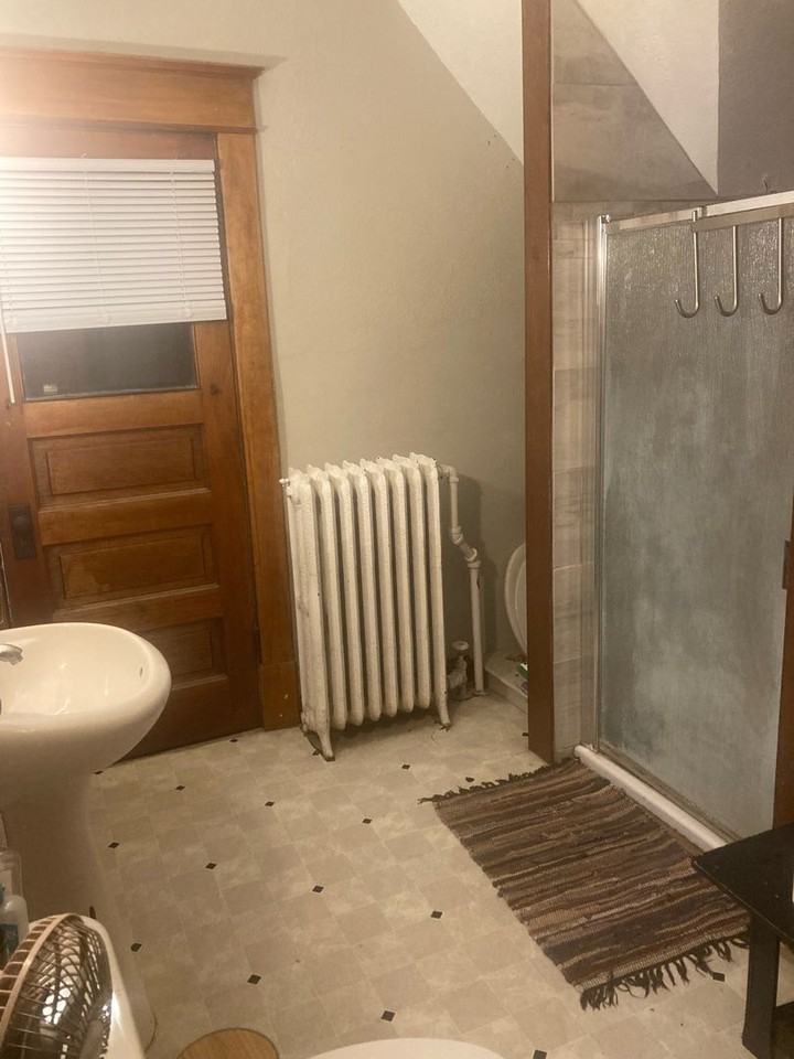 1618 Selby Ave - Photo 3 of 10