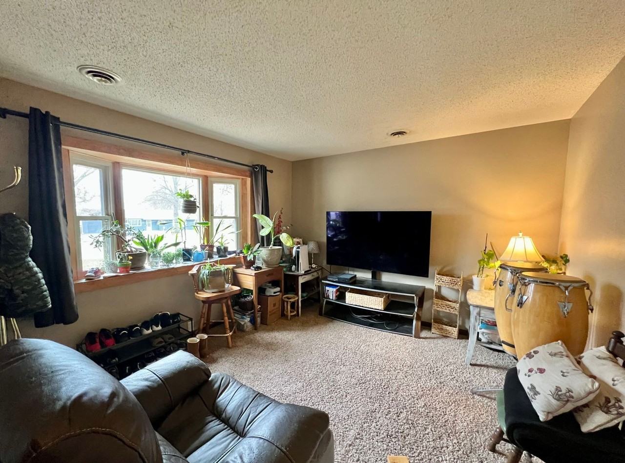 3504 Chippewa Cir - Photo 3 of 14