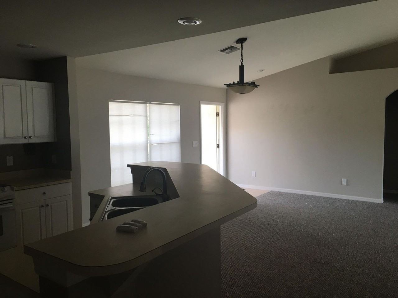 2612 Ne 5th Pl - Photo 3 of 13