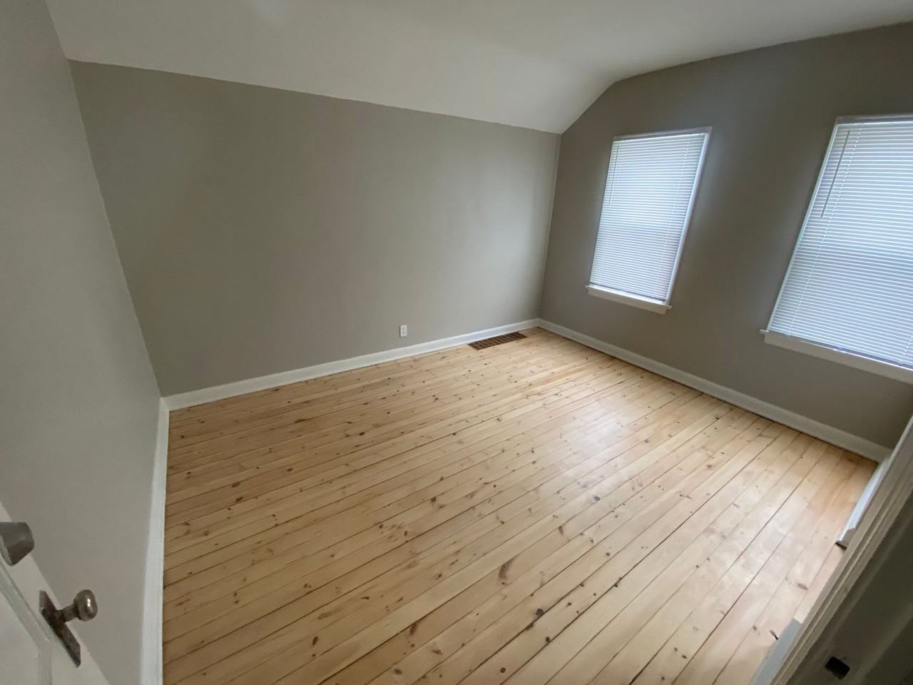 3151 Vernon St - Photo 6 of 13