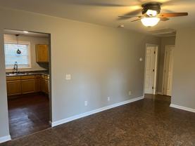 1304 Ireland St #C - Photo 1 of 1