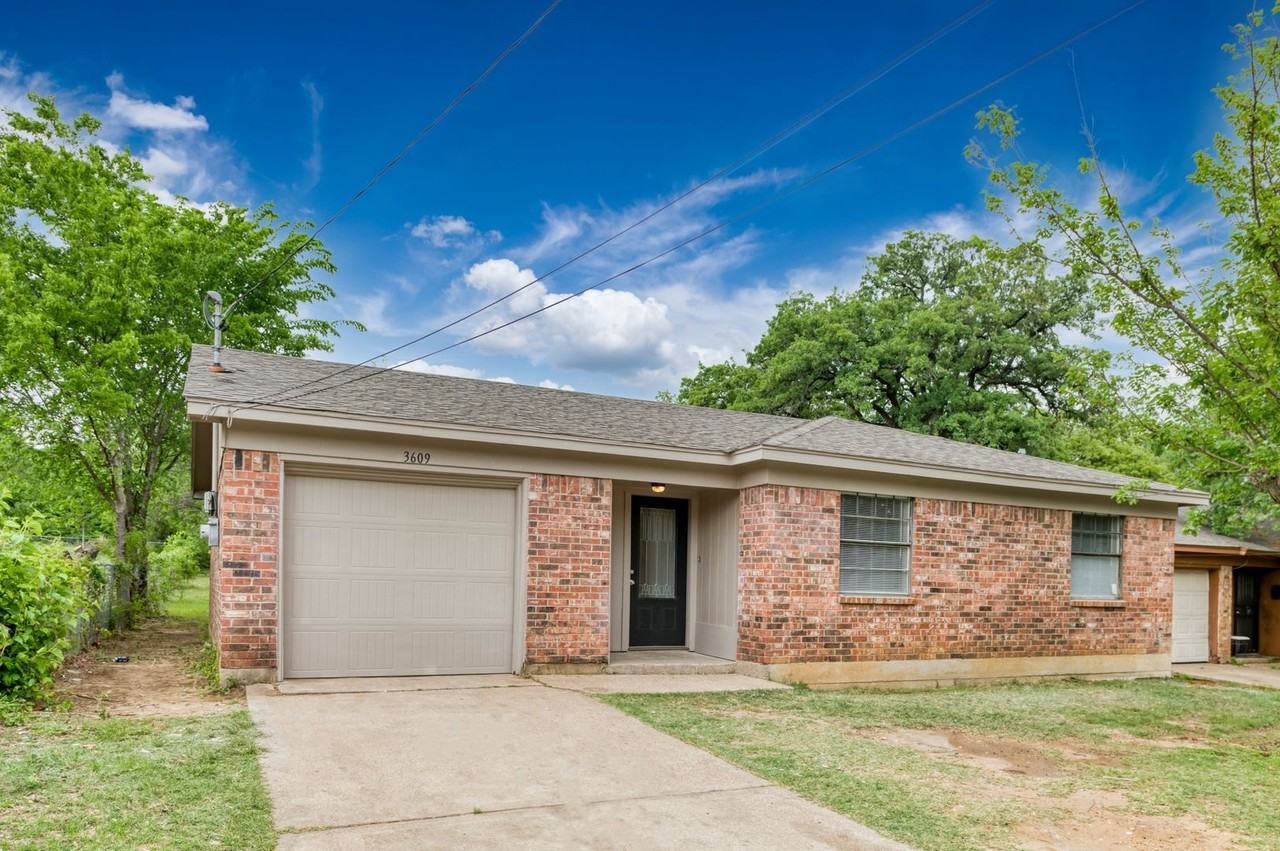 3609 Martin St - Photo 2 of 17