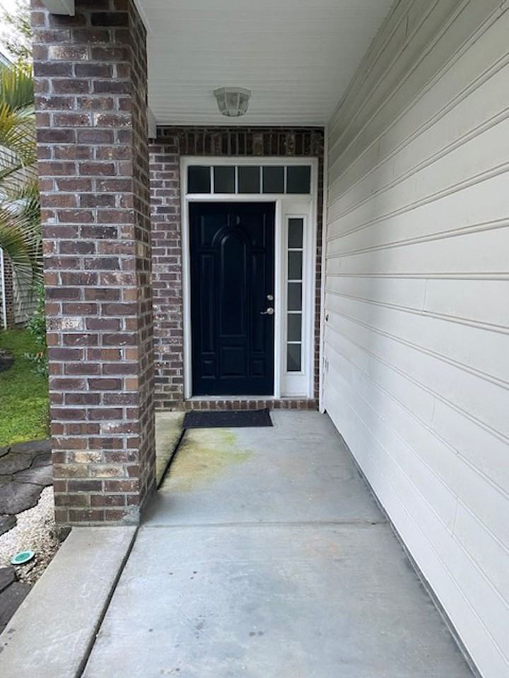 121 Charles Towne Ln - Photo 2 of 20