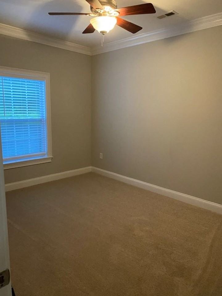121 Charles Towne Ln - Photo 5 of 20