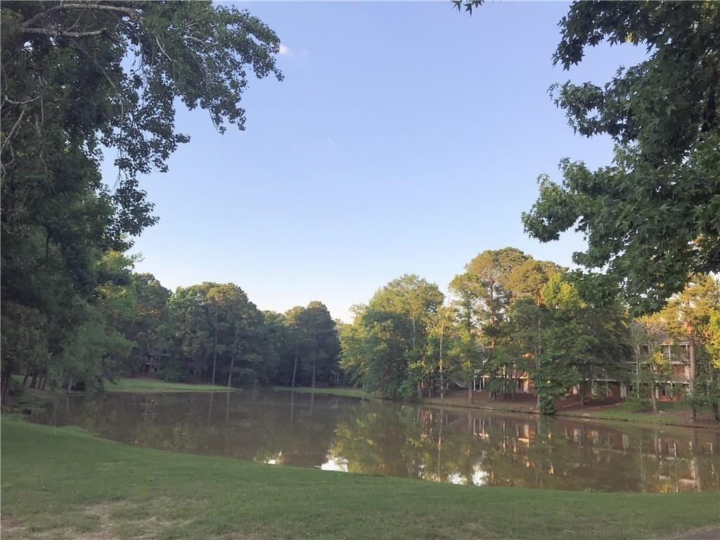 154 East University Drive - Photo 3 of 18