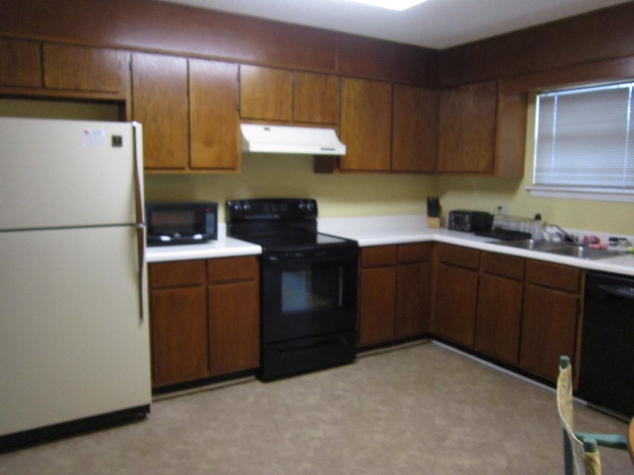 154 East University Drive - Photo 6 of 18