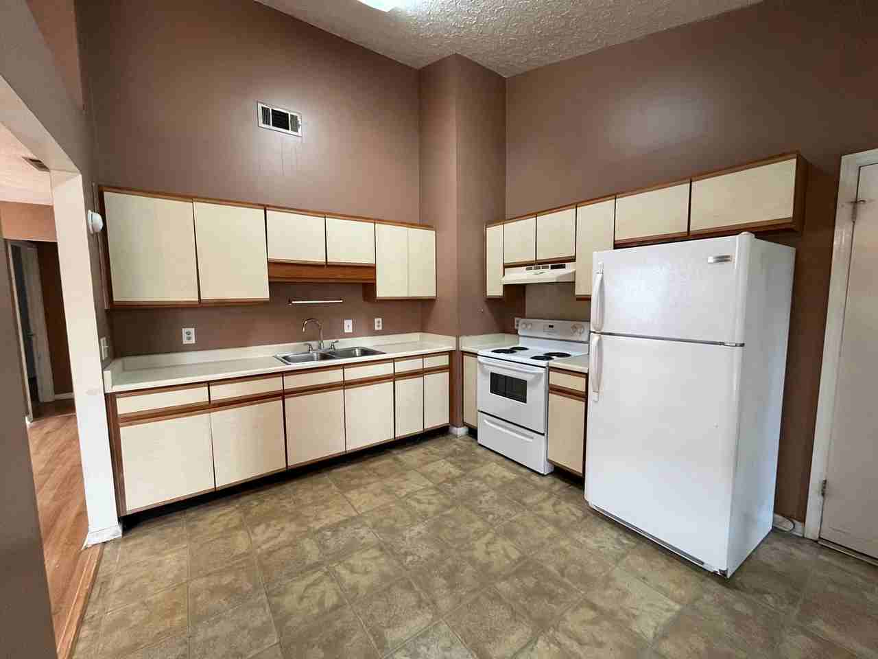 508 Wild Turkey Rd - Photo 2 of 15