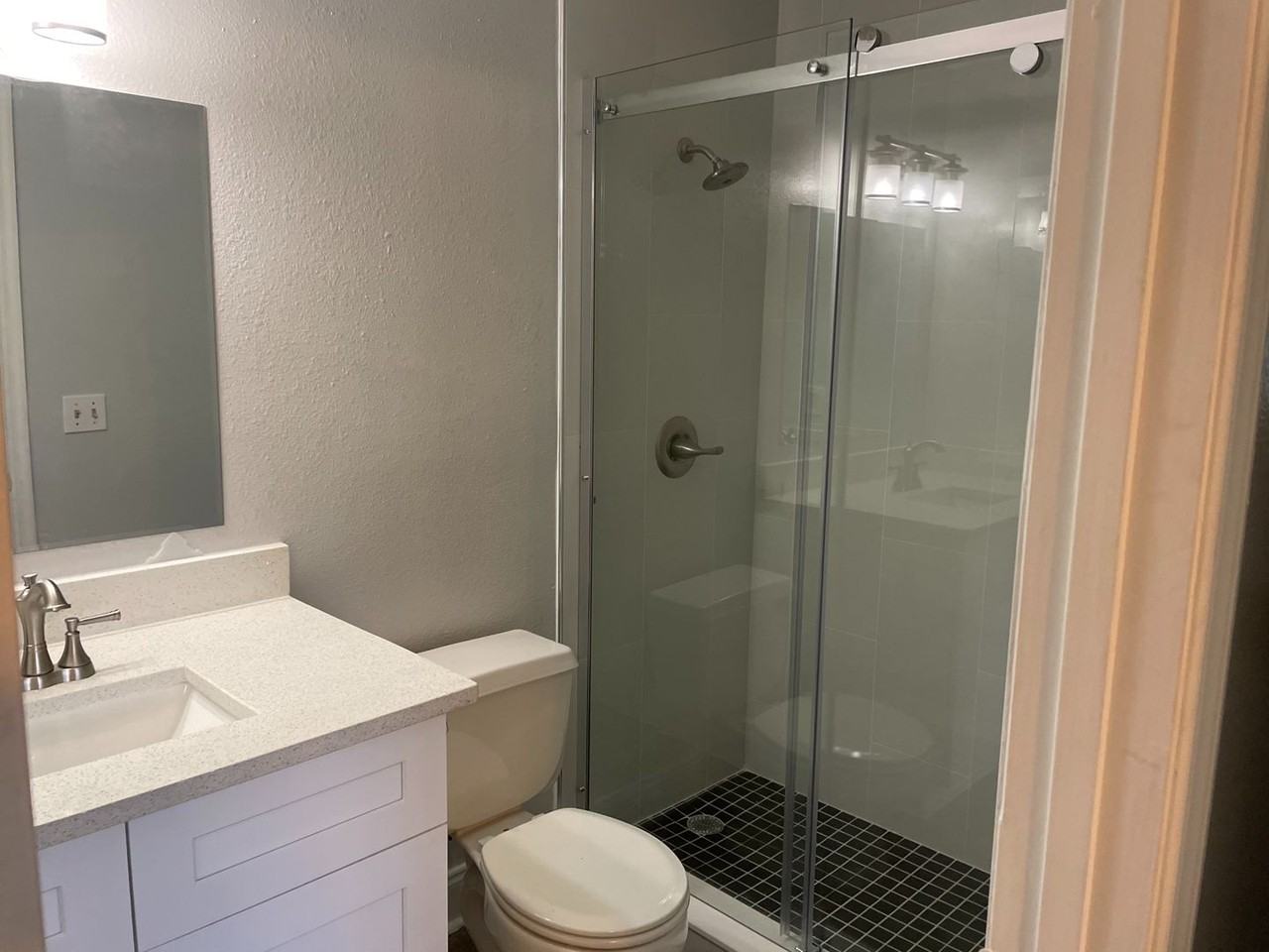 5980 Westgate Dr - Photo 3 of 7