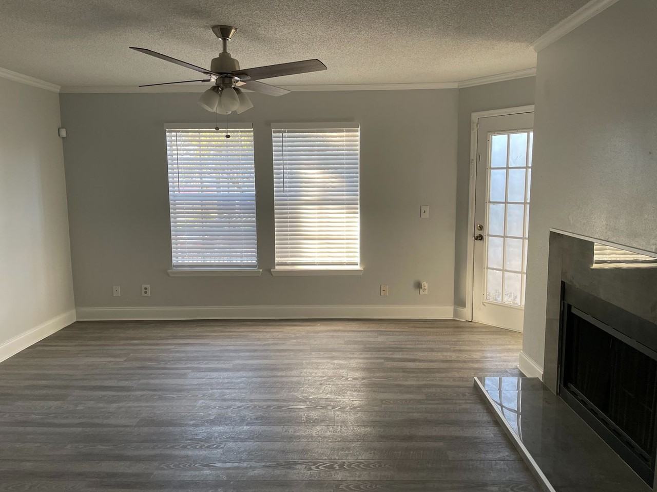 5980 Westgate Dr - Photo 6 of 7