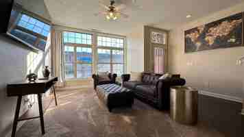 featured image of 348 S Washington St