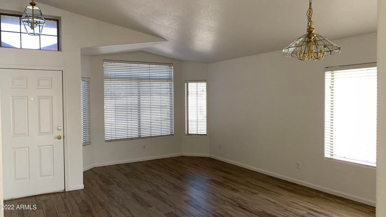 18207 N 5th Ave - Photo 3 of 22