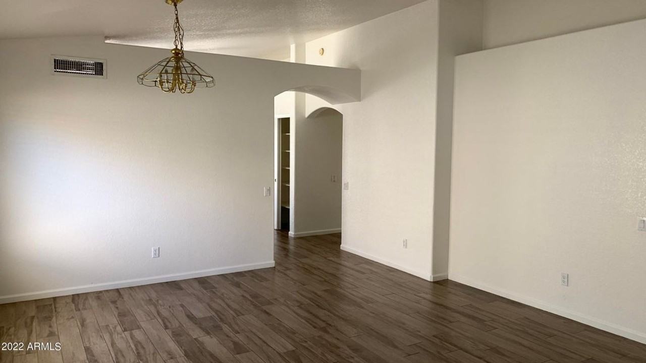 18207 N 5th Ave - Photo 6 of 22